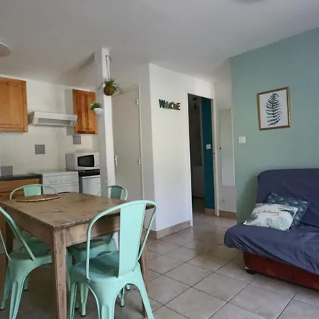 Les Bleuets Apartment