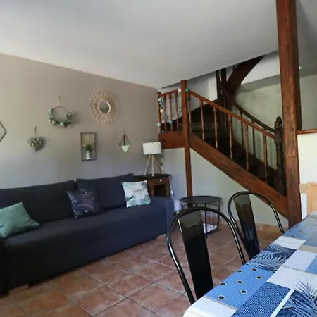 Les Bleuets Apartment